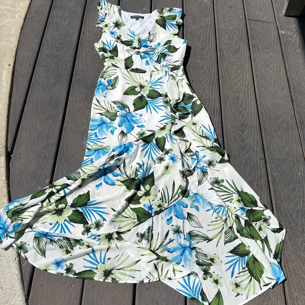 Banana republic, lined sleeveless ruffled maxi dress with Side zipper ,size 0